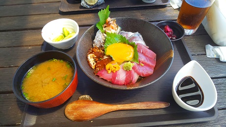 蒲江で海鮮丼