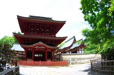 薦神社