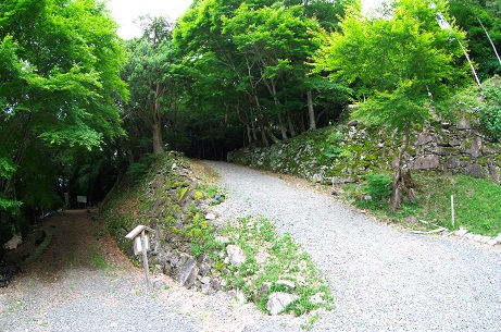 角牟礼城跡へ ④