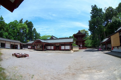 薦神社