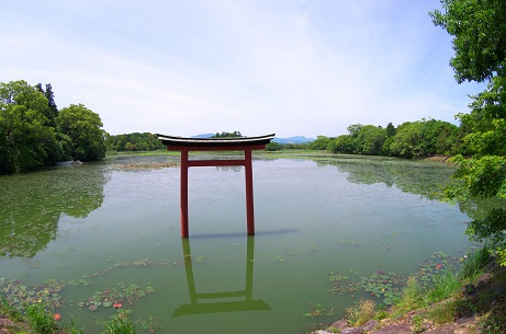 薦神社