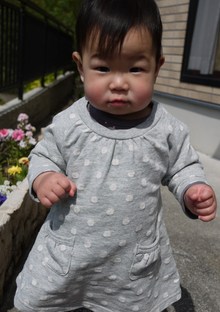 お外でヨチヨチ((((・ω・)