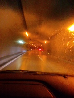トンネルを抜けて