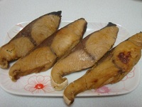 夜ご飯ヽ(-ω-ヽ)(ノ-ω-)ノ デカい腹とイビキ…
