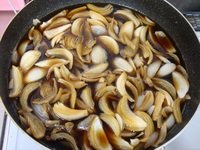 夜ご飯ヽ(-ω-ヽ)(ノ-ω-)ノ デカい腹とイビキ…
