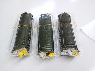 恵方巻き(o^・^o)