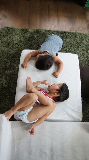 ヨーヨーとシール貼り。