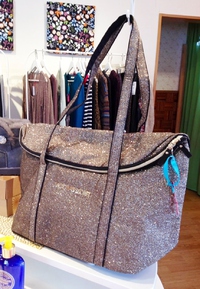 VICTORIA’S　 SECRETのBAG入荷しました！