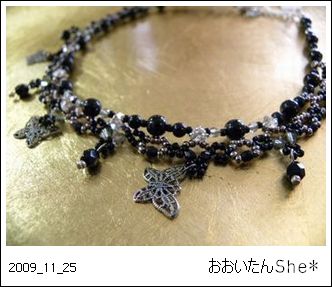 ANASUI風ビーズネックレスby大津