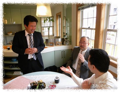 講師2名と男性の後姿、誰だと思いますか?