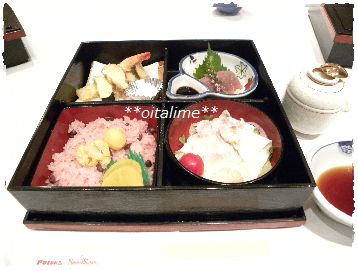 敬老祝賀会の食事の写真