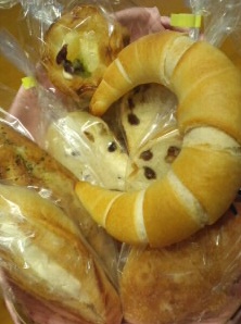 塚原「オニパンカフェ」で大人買い!