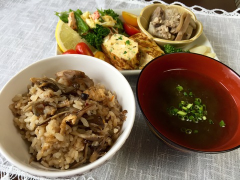 きのこたっぷり『炊き込みご飯』♬ランチ きのこたっぷり『炊き込みご飯』♬ランチ