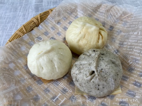 中華一楽の『ニラ肉まん』♬ 中華一楽の『ニラ肉まん』♬