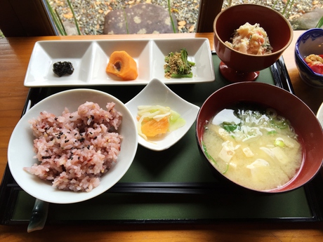 『カネジュウ館』♬「日替わりブランチ」