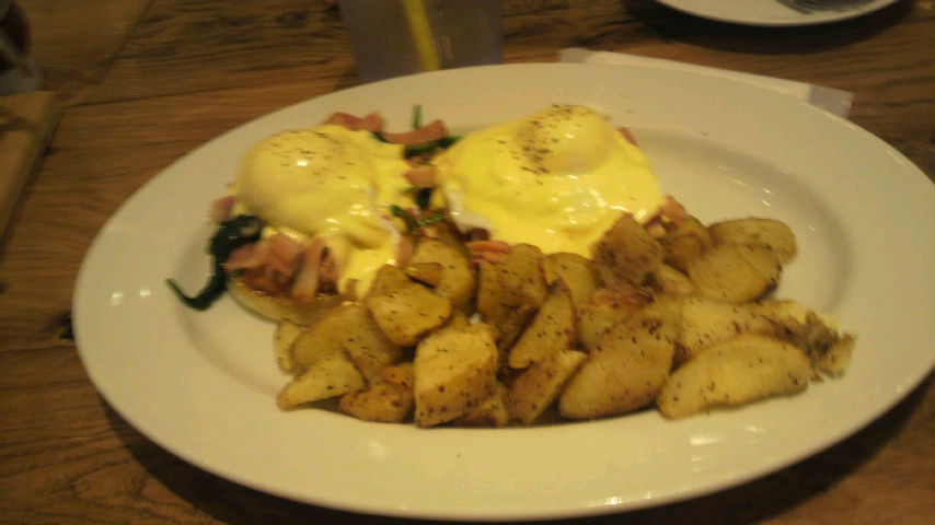 Eggsn Thingsでパンケーキ