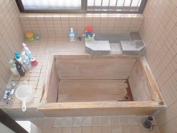 お風呂の改修工事　タイルの使い方で　より美しく♪