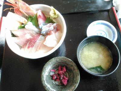 久しぶりの海鮮丼 久しぶりの海鮮丼