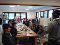 袖振り合うも多生の縁会♪