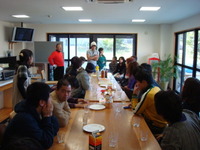袖振り合うも多生の縁会♪