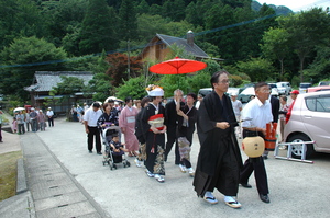 神々の里で結婚式を挙げたのです