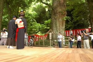 神々の里で結婚式を挙げたのです