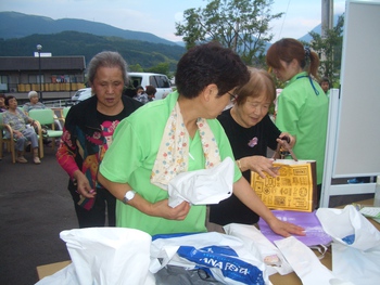 夕涼み会でビンゴ大会