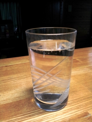 お水の飲み方