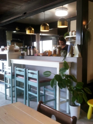 Yadokari cafe　店内風景