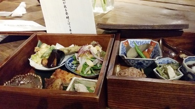 「富春館カフェ」で、「元気が出る発酵ごぼう弁当」をランチしました