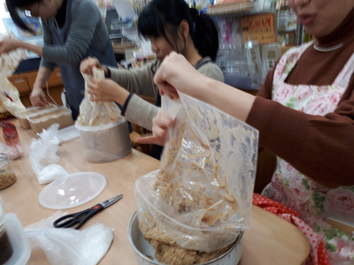 〈免疫力を高める!!〉手前味噌の仕込み会