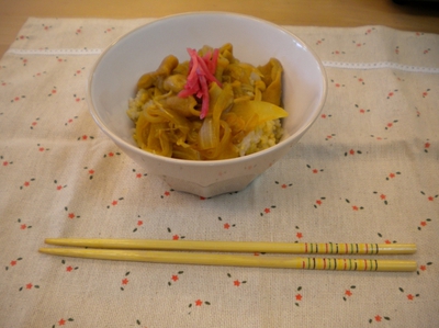 煮込んでとろとろ簡単板麩の牛丼風