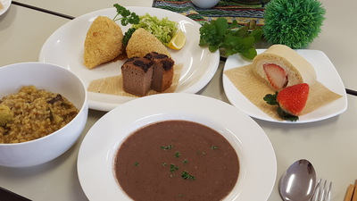 パエリア✳黒豆スープ✳ニンジンコロッケ✳米粉のイチゴロールケーキ パエリア✳黒豆スープ✳ニンジンコロッケ✳米粉のイチゴロールケーキ