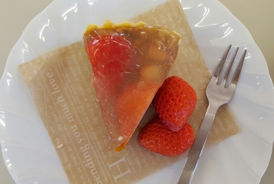 ✳イチゴタルト(グルテンフリー)✳ピロシキ✳穀物と野菜のスープ✳紅茶のムース ✳イチゴタルト(グルテンフリー)✳ピロシキ✳穀物と野菜のスープ✳紅茶のムース
