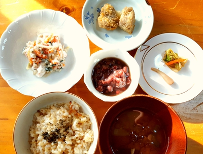 モヤシと餅アワのヨーグルトサラダ*小豆の煮たの モヤシと餅アワのヨーグルトサラダ*小豆の煮たの