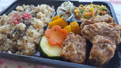 本日は「鶴亀弁当」を2種類ご用意いたしました~(゚∀゚) 本日は「鶴亀弁当」を2種類ご用意いたしました~(゚∀゚)