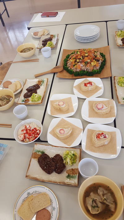 ✳ちらし寿司✳餃子スープ✳鰻擬き✳米粉のロールケーキ ✳ちらし寿司✳餃子スープ✳鰻擬き✳米粉のロールケーキ