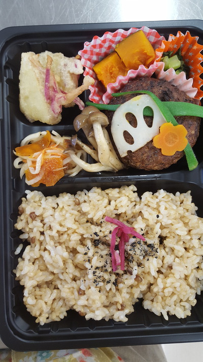 お弁当ができましたよ~10/21☆ハンバーグ弁当です。 お弁当ができましたよ~10/21☆ハンバーグ弁当です。