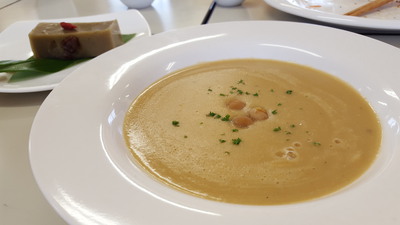 ＊パンオサワひしおゴマペースト＊ひよこ豆の穀物スープ＊レンコンハンバーグ＊蒸し人参＊キャベツのサラダ＊芋羊羹