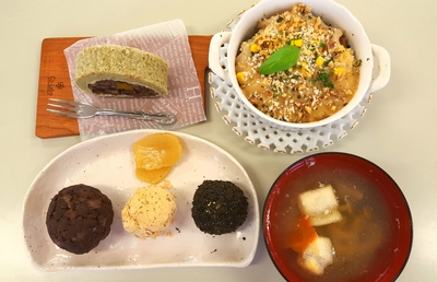 ✳三色おはぎ✳おろし仕立てのすまし汁✳秋野菜のグラタン✳米粉の抹茶ロールケーキ ✳三色おはぎ✳おろし仕立てのすまし汁✳秋野菜のグラタン✳米粉の抹茶ロールケーキ