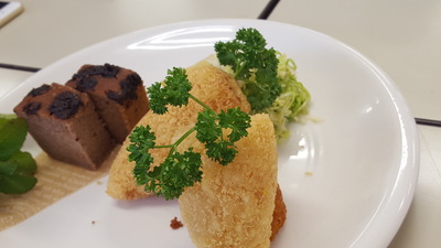 パエリア✳黒豆スープ✳ニンジンコロッケ✳米粉のイチゴロールケーキ パエリア✳黒豆スープ✳ニンジンコロッケ✳米粉のイチゴロールケーキ