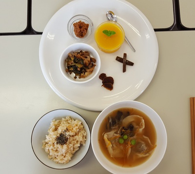 #土鍋炊き玄米ご飯 #餃子スープ #小松菜と油揚げの煮付け #生姜味噌 #フルーツゼリー #土鍋炊き玄米ご飯 #餃子スープ #小松菜と油揚げの煮付け #生姜味噌 #フルーツゼリー