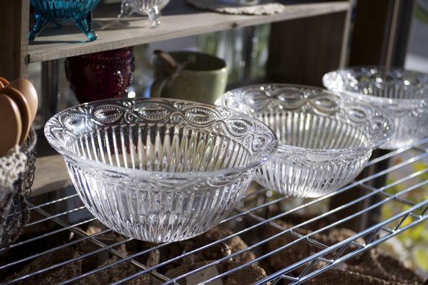 Glass bowl