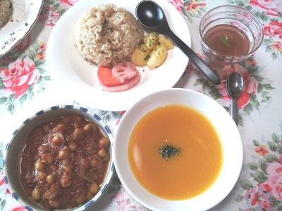 ひよこ豆のカレーとハーブティーのデザート(DVDランチの会)