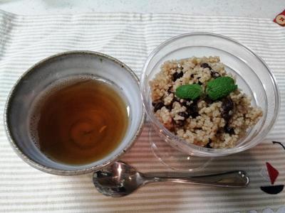クスクスの即席スイーツとデトックスコーヒー