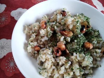 炒り大豆と大根葉ふりかけの玄米混ぜご飯