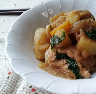 大豆たんぱくの肉じゃが&体が温まるスープ