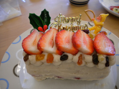 クリスマスケーキ作りました!
