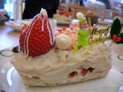 クリスマスケーキ作りました!
