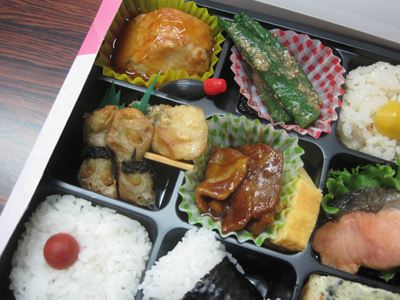 お弁当のことと、野菜のディップのこと